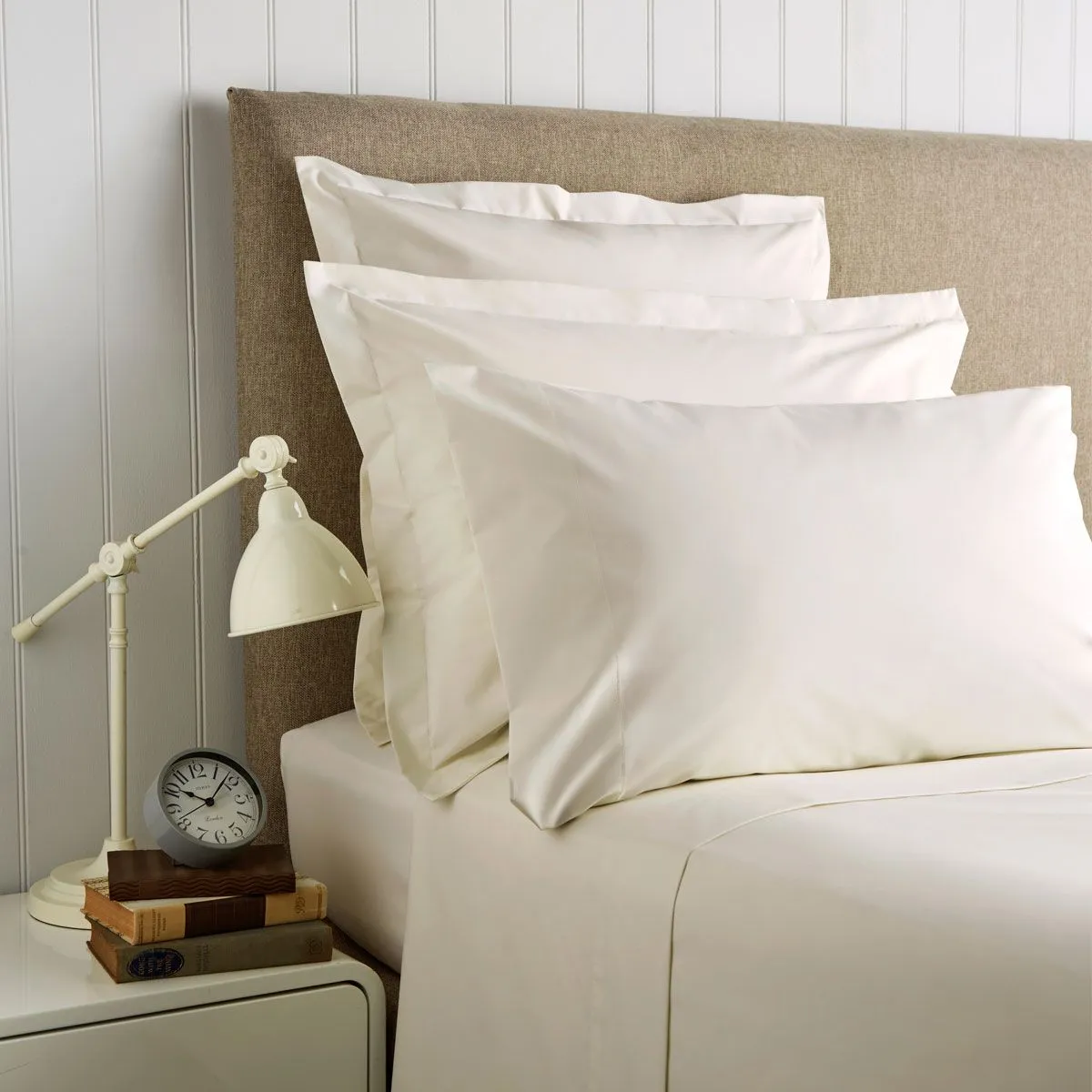 400 TC FLAT SHEETS - CHRISTY PD COTTON SATEEN