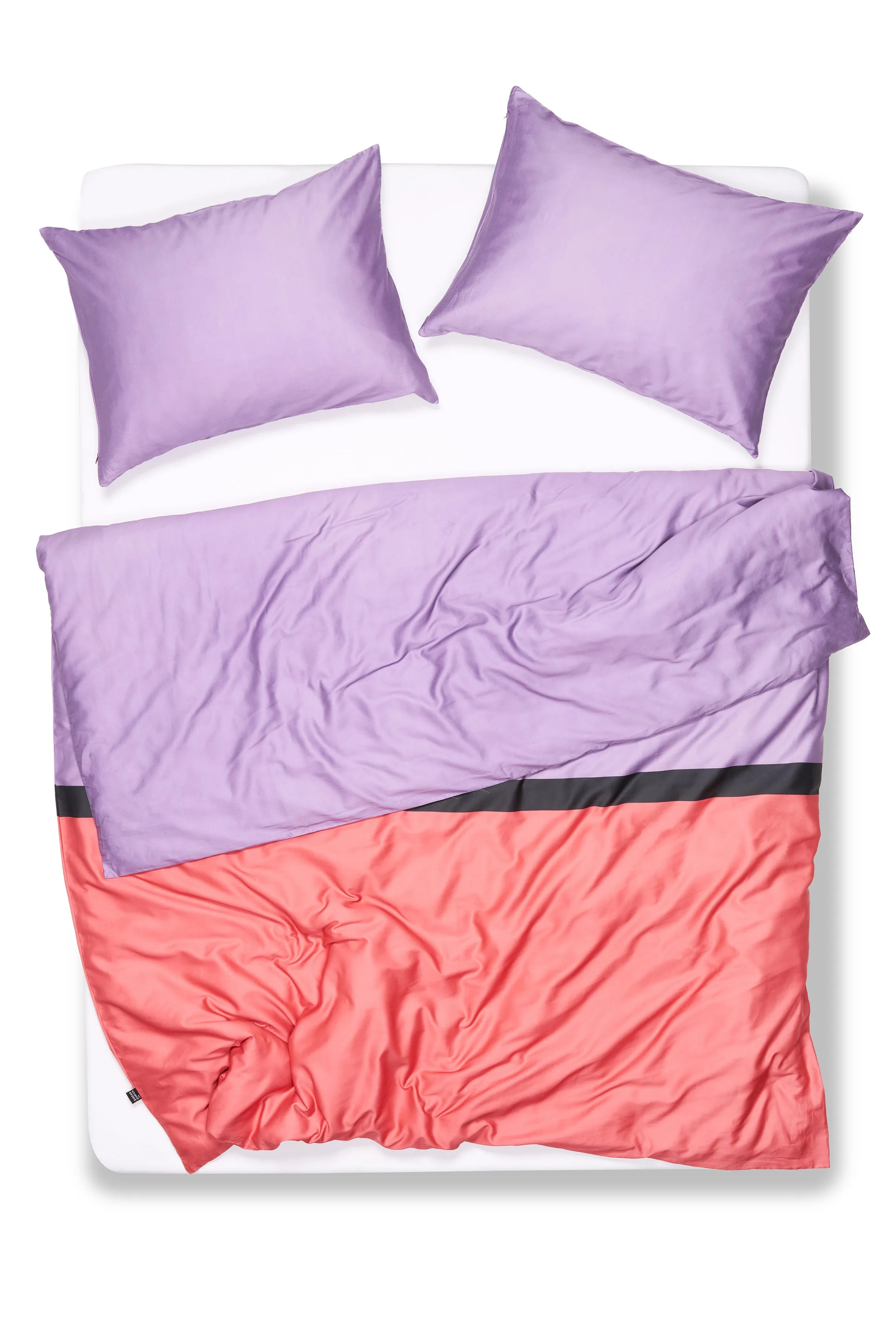 Artist Bedding "Owaro" by Rondelli and Cortese