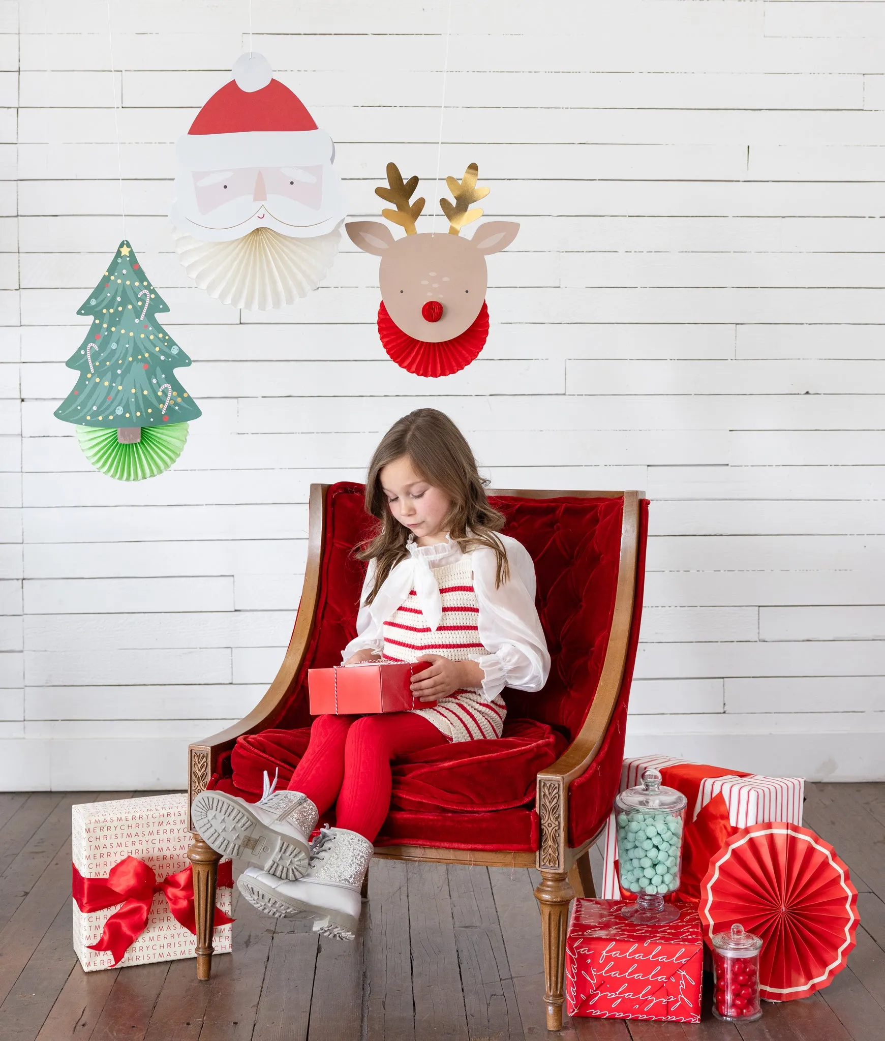 BEC1102 - Christmas Fan Decor Set