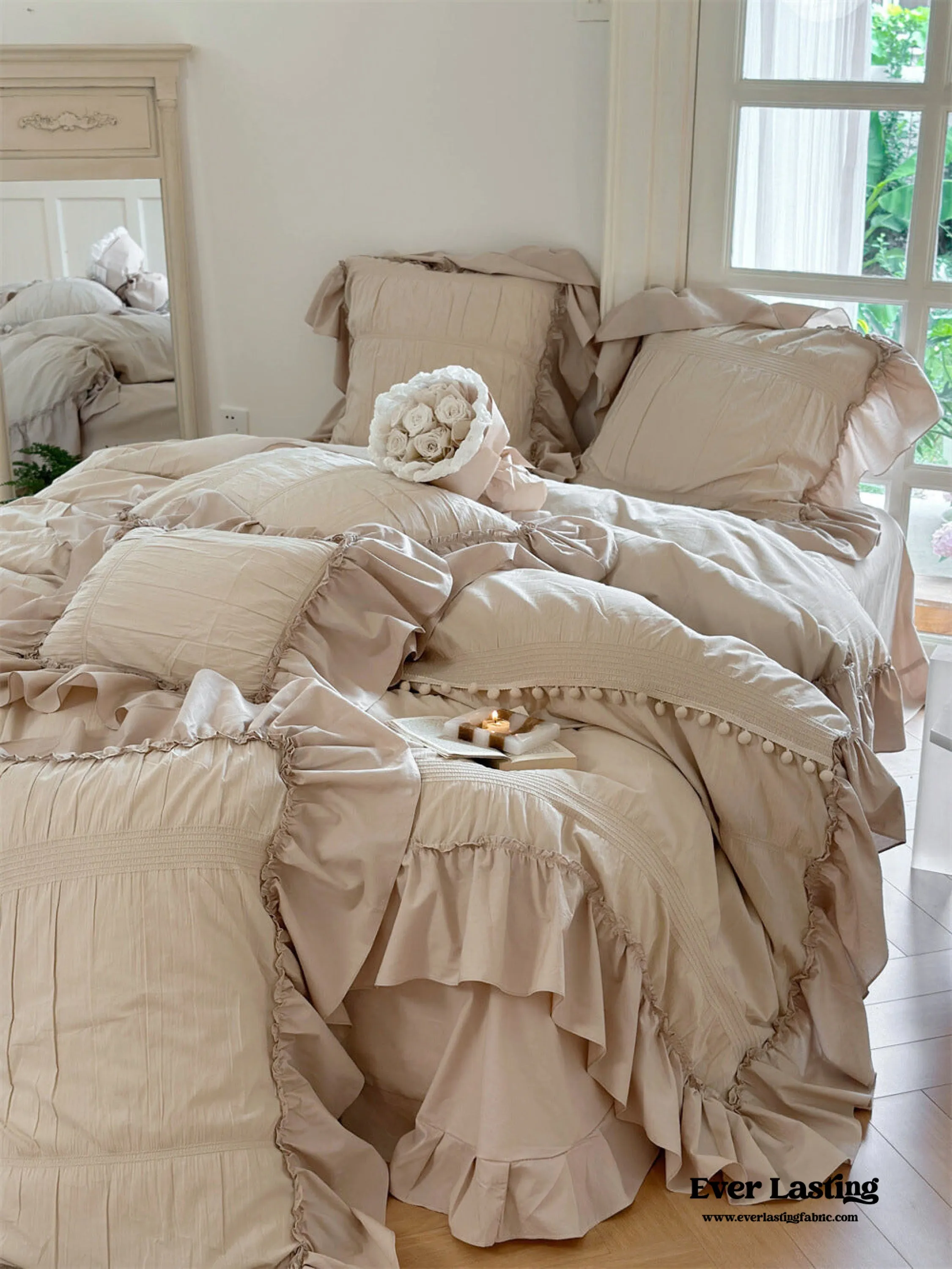 Bubble Washed Cotton Ruffle Bedding Set / White