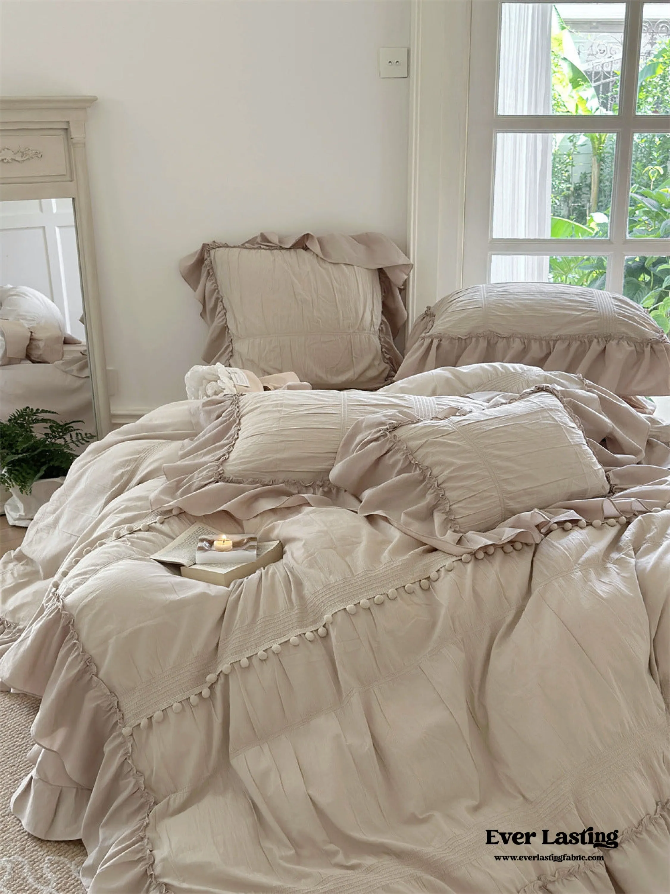 Bubble Washed Cotton Ruffle Bedding Set / White