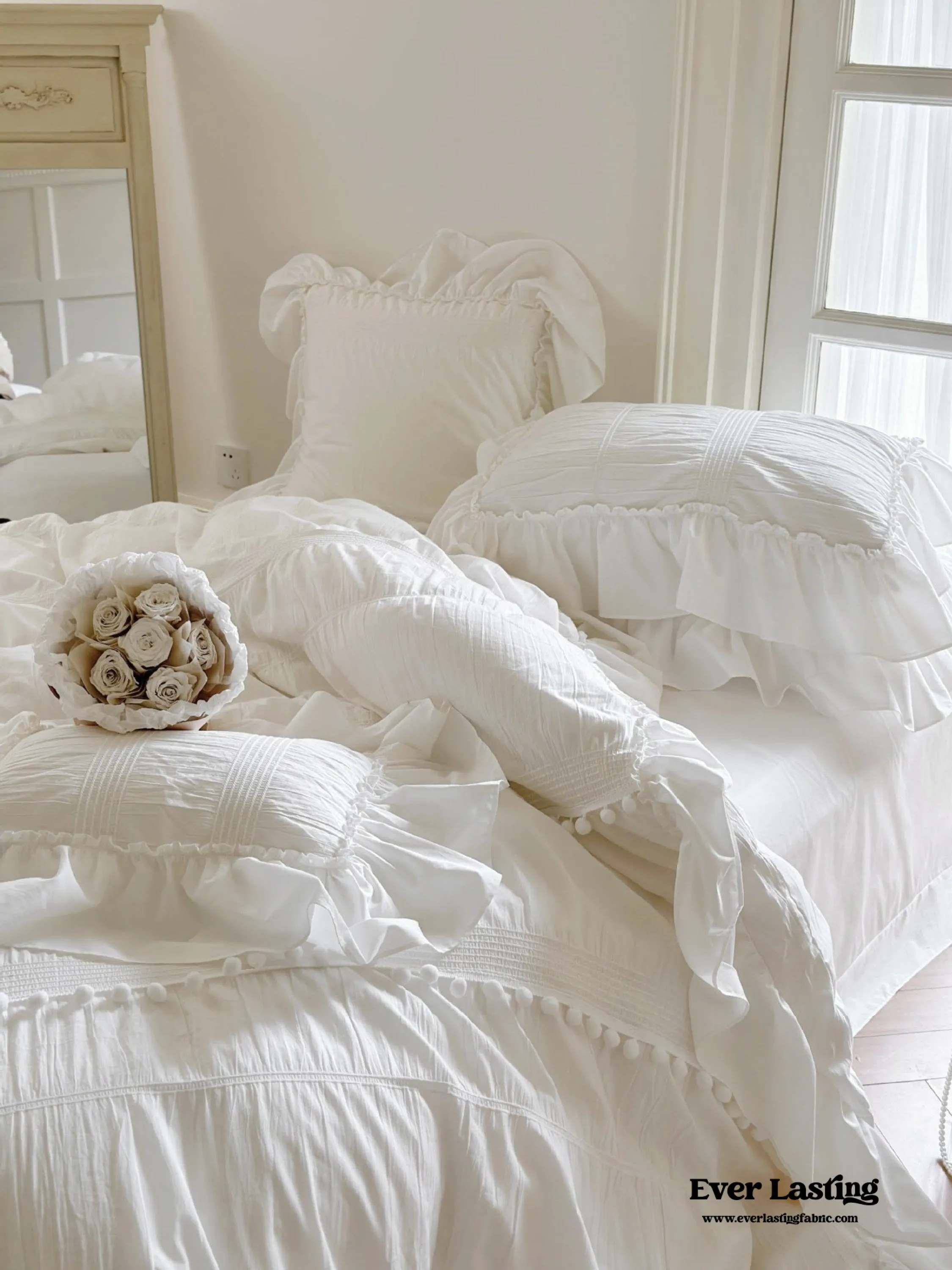 Bubble Washed Cotton Ruffle Bedding Set / White