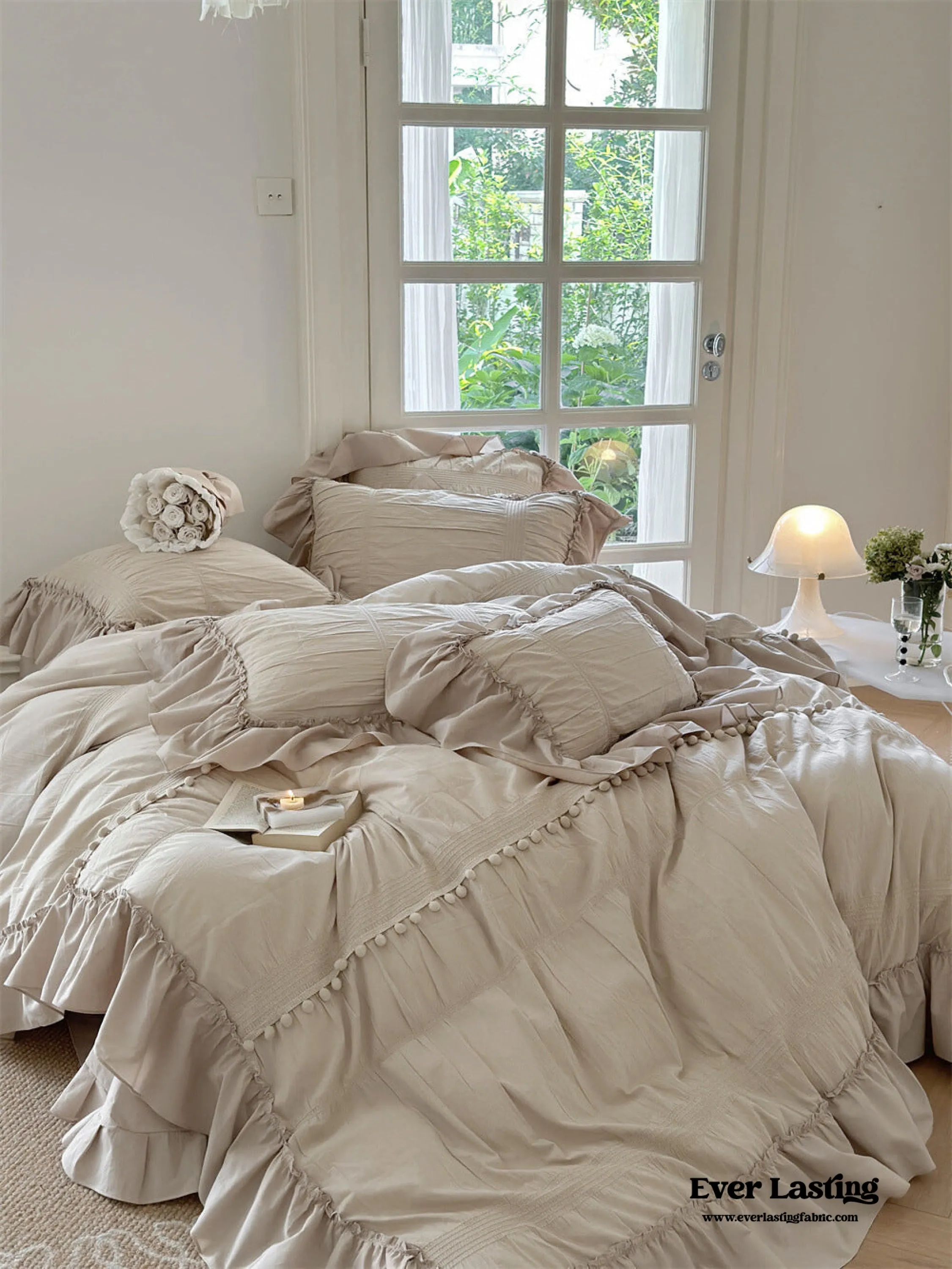 Bubble Washed Cotton Ruffle Bedding Set / White