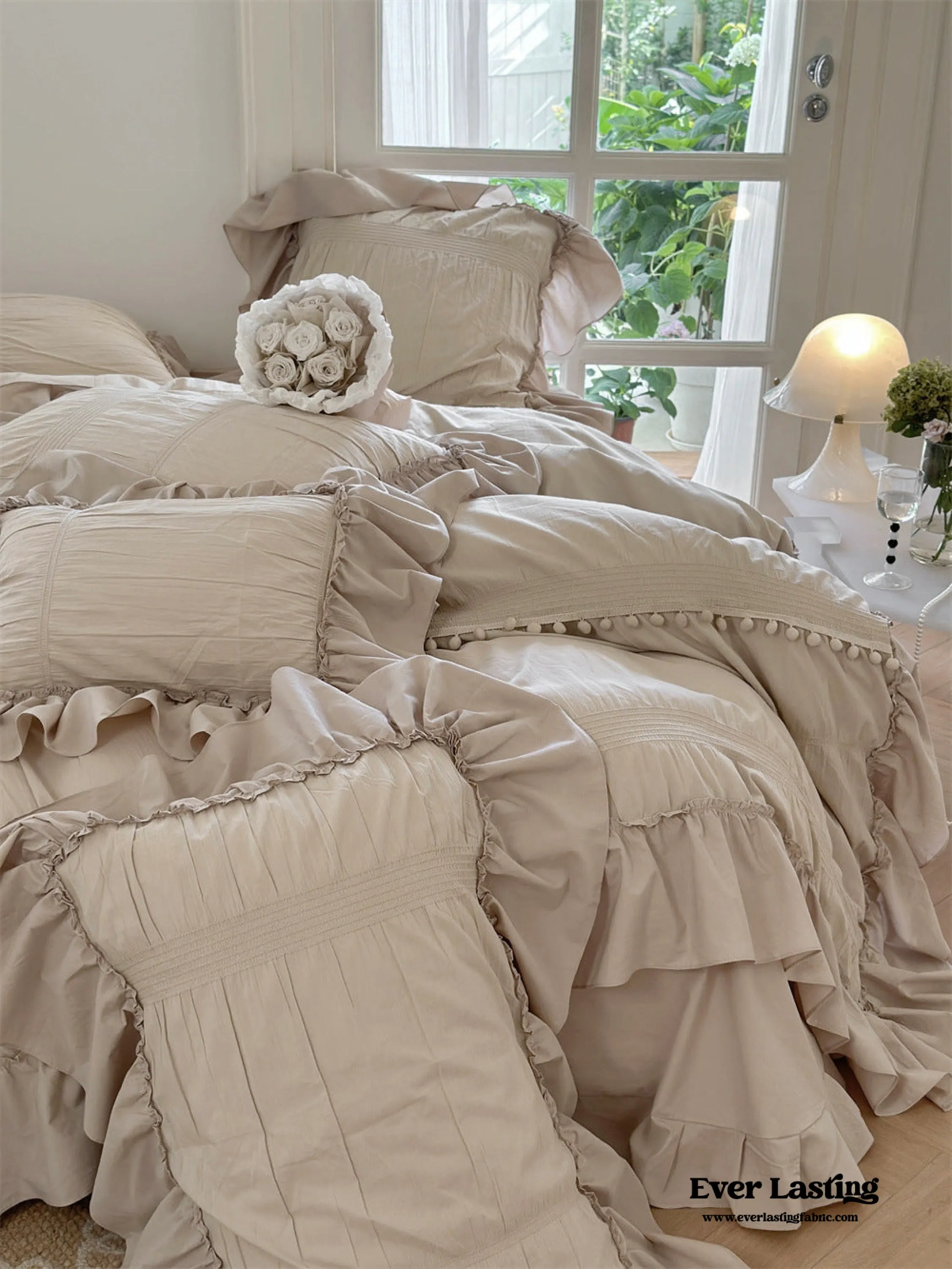 Bubble Washed Cotton Ruffle Bedding Set / White