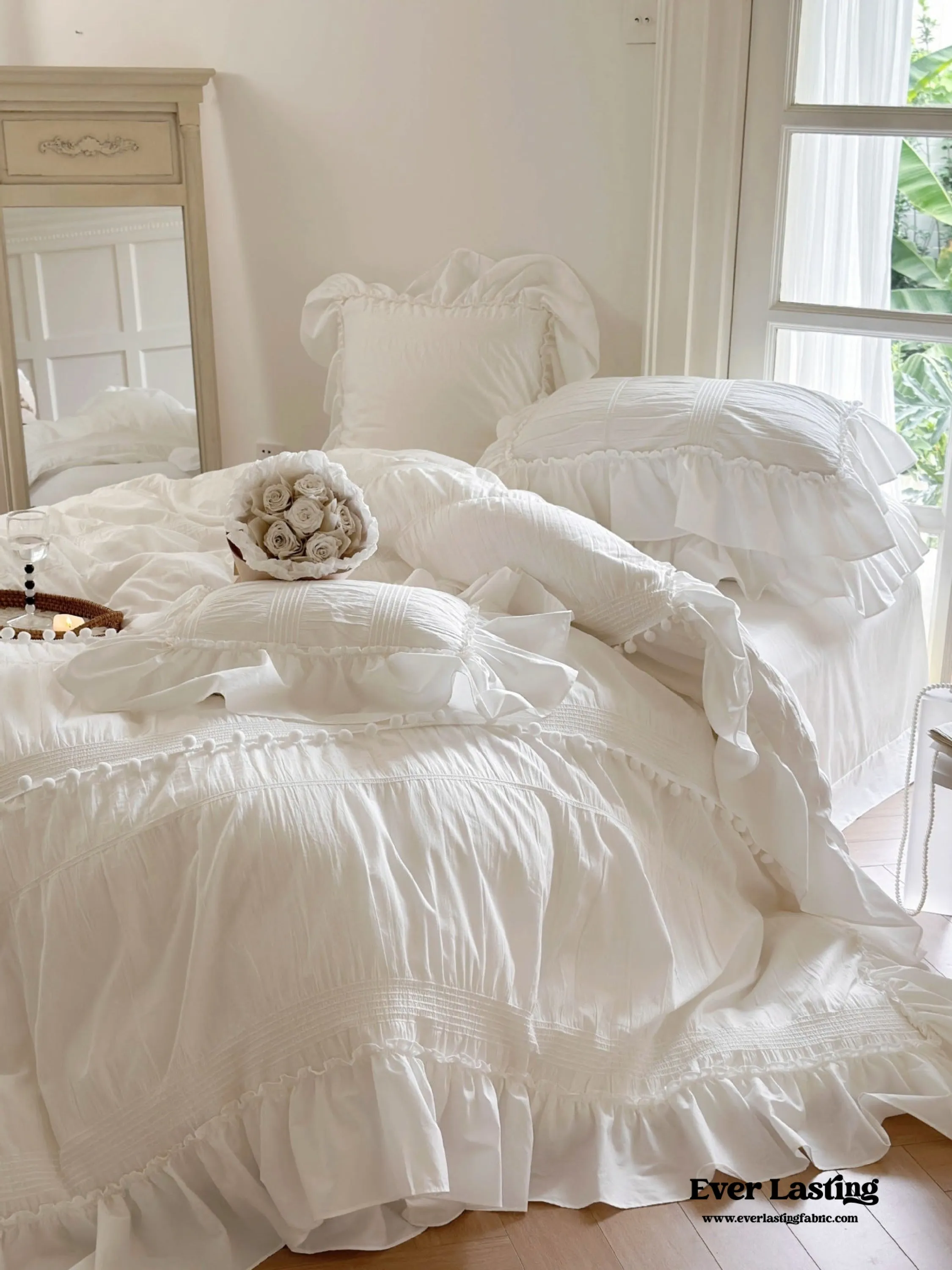 Bubble Washed Cotton Ruffle Bedding Set / White