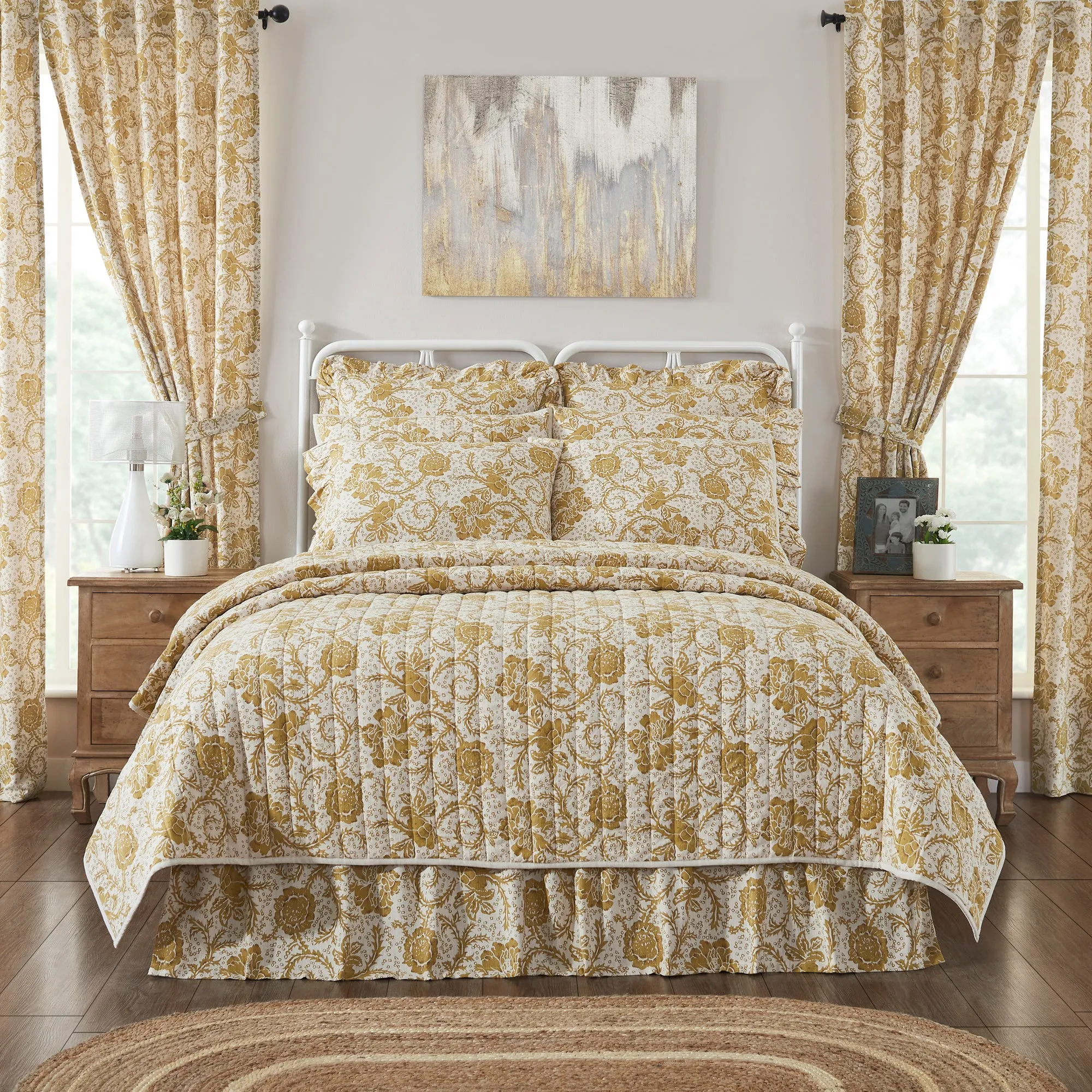 Dorset Gold Floral King Quilt 105Wx95L