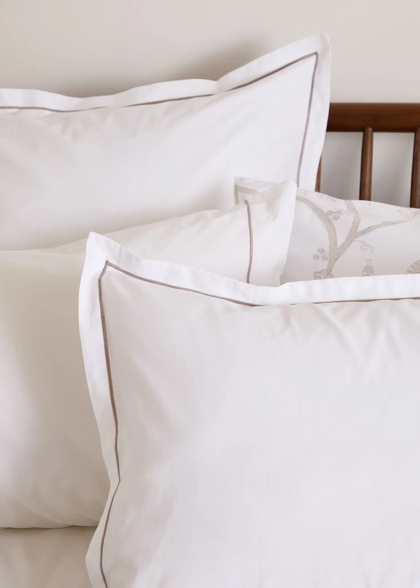 Foxford Standard Nacre Rolenio Pillowcase