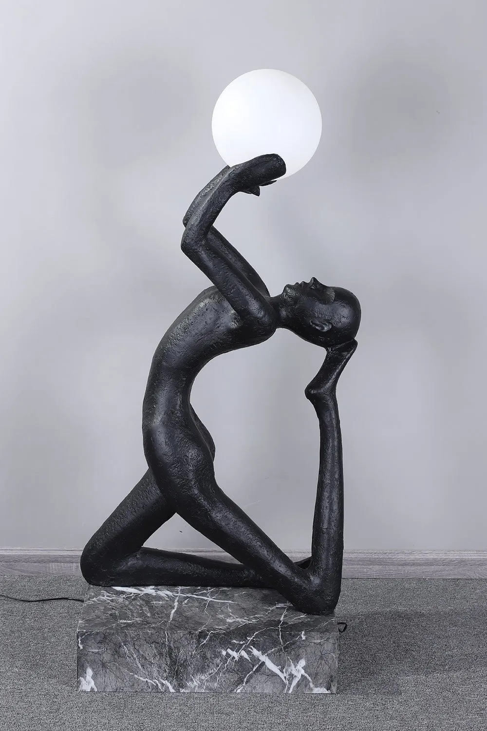 Isadora Sculpture Floor Lamp