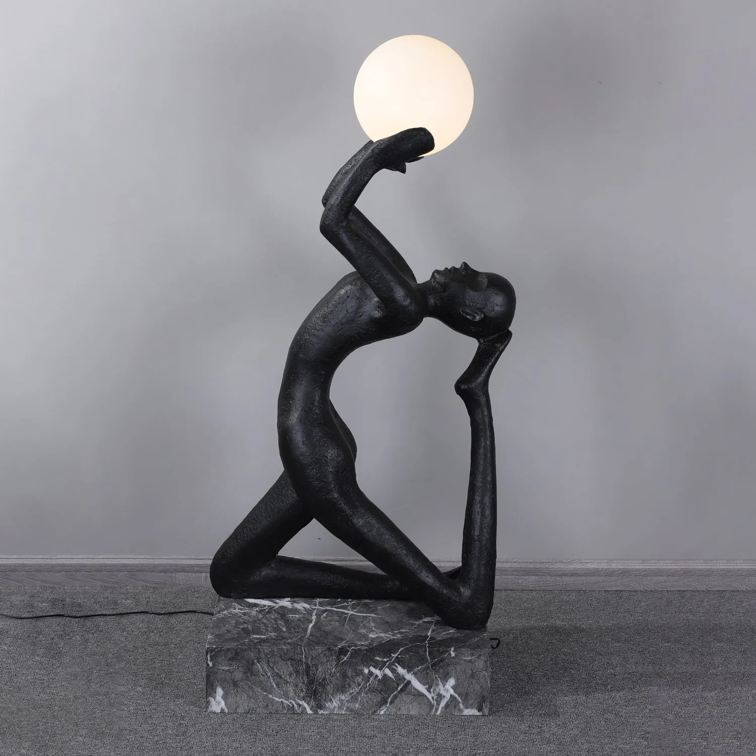 Isadora Sculpture Floor Lamp