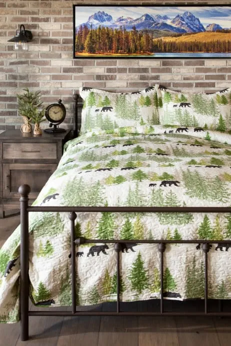 Pine Wilderness Quilt Set