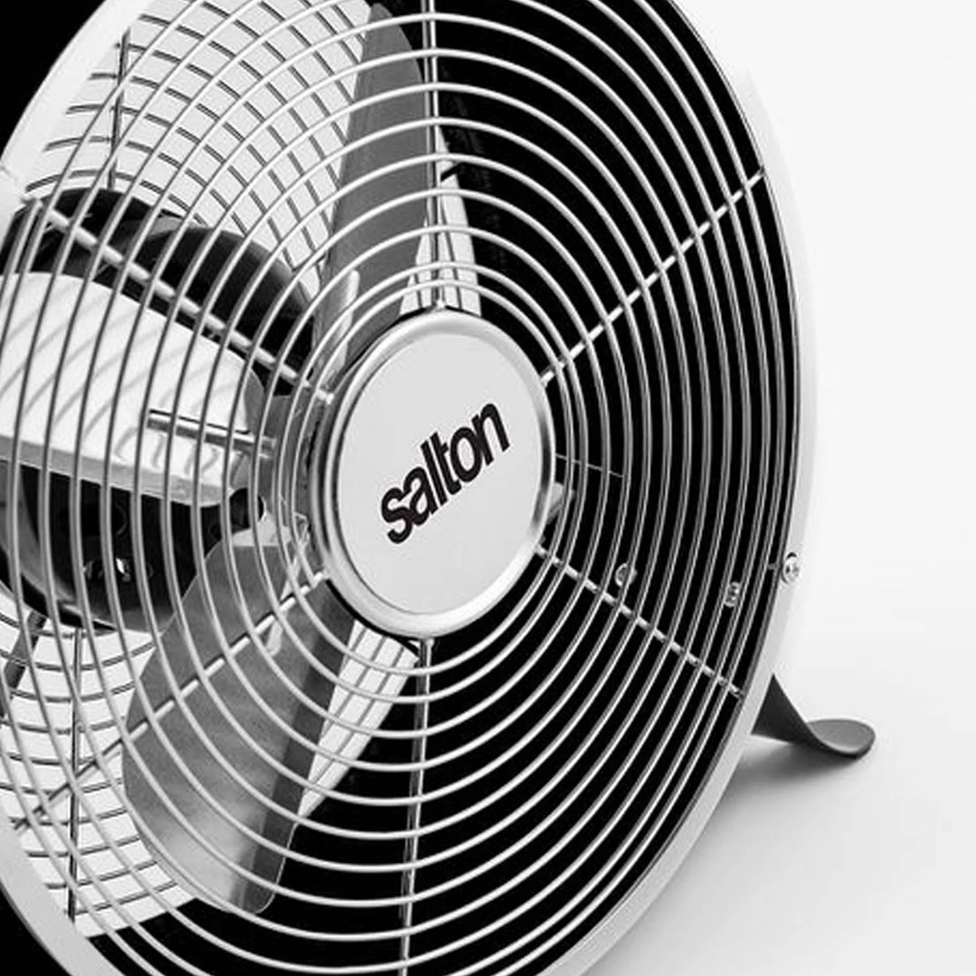 Salton 20cm Retro Fan Black