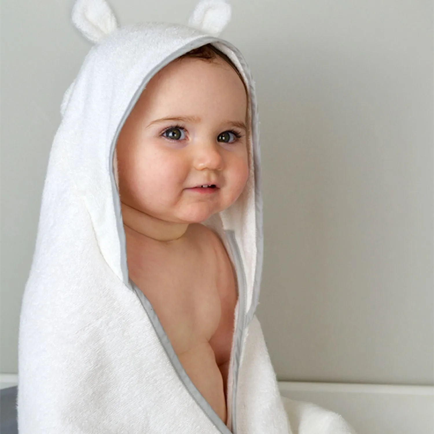 Shnuggle Wearable Baby Towel