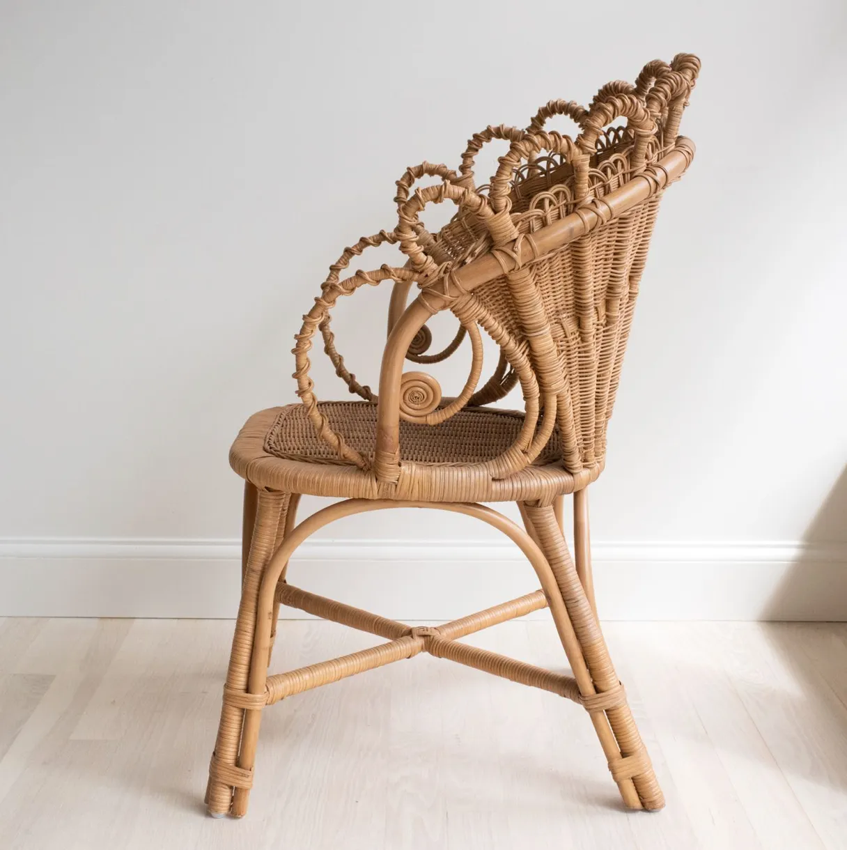 Wicker Scallop Chair